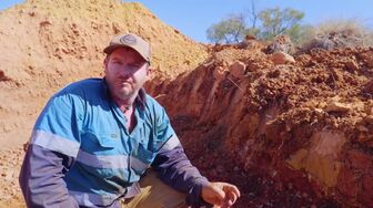 Outback Opal Hunters S13E01 1080p HEVC x265-MeGusta